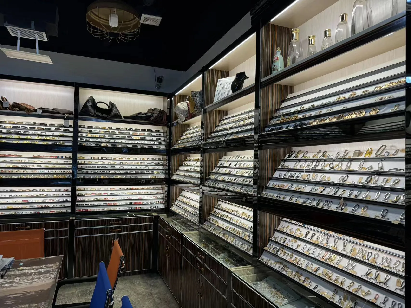YHD showroom display